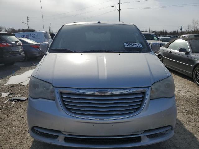 2A4RR6DGXBR683819 - 2011 CHRYSLER TOWN & COU LIMITED WHITE photo 5