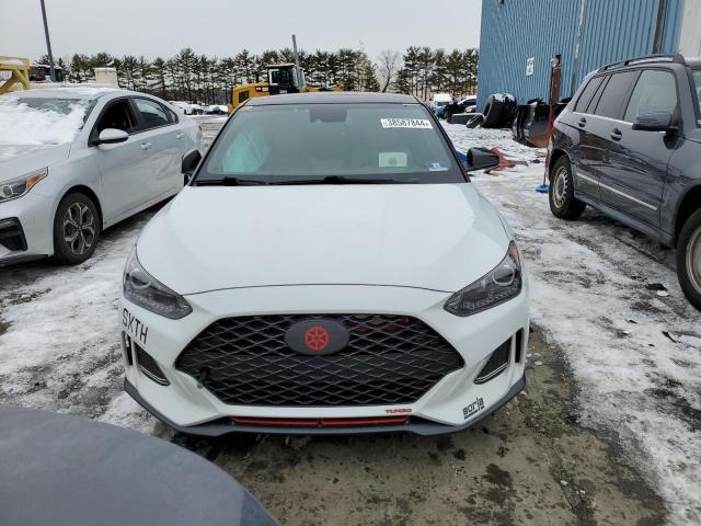 KMHTH6AB9KU010574 - 2019 HYUNDAI VELOSTER TURBO WHITE photo 5