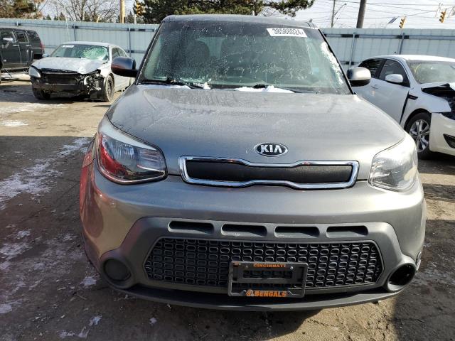 KNDJN2A28E7069132 - 2014 KIA SOUL GRAY photo 5