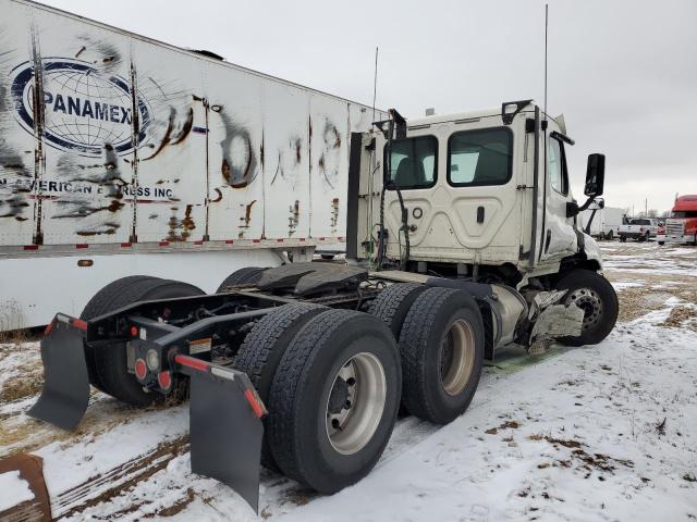 3AKJGEDV7KSKY2462 - 2019 FREIGHTLINER CASCADIA 1 WHITE photo 4