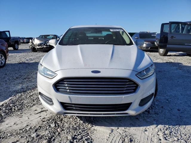 3FA6P0H73GR198953 - 2016 FORD FUSION SE WHITE photo 5