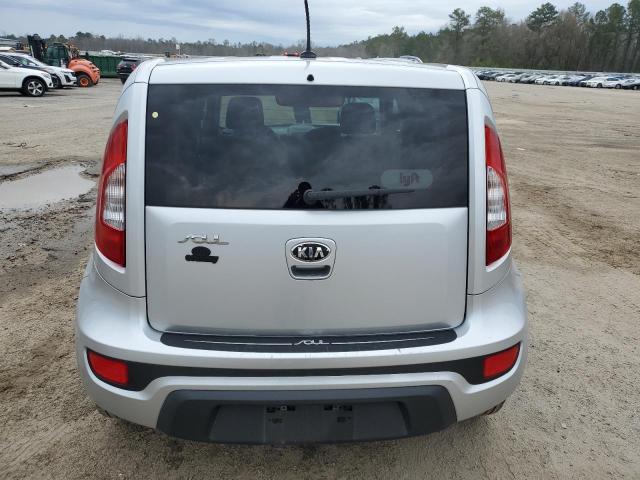 KNDJT2A59D7770129 - 2013 KIA SOUL SILVER photo 6