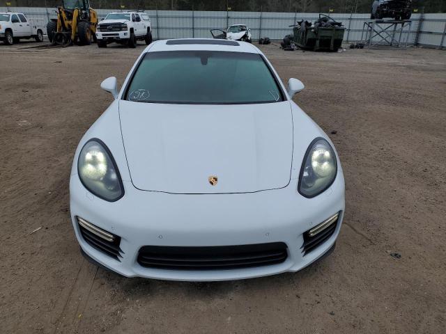 WP0AF2A70GL081584 - 2016 PORSCHE PANAMERA GTS WHITE photo 5