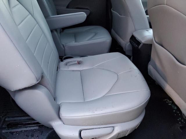 5TDGZRBH4NS167123 - 2022 TOYOTA HIGHLANDER XLE WHITE photo 11