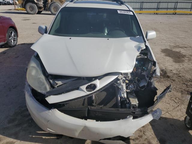 5TDZK22C29S267588 - 2009 TOYOTA SIENNA XLE WHITE photo 5