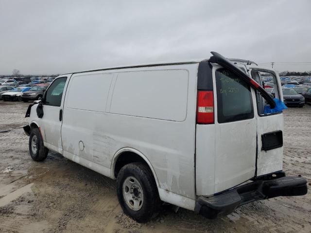 1GCWGFCA1D1172857 - 2013 CHEVROLET EXPRESS G2 WHITE photo 2