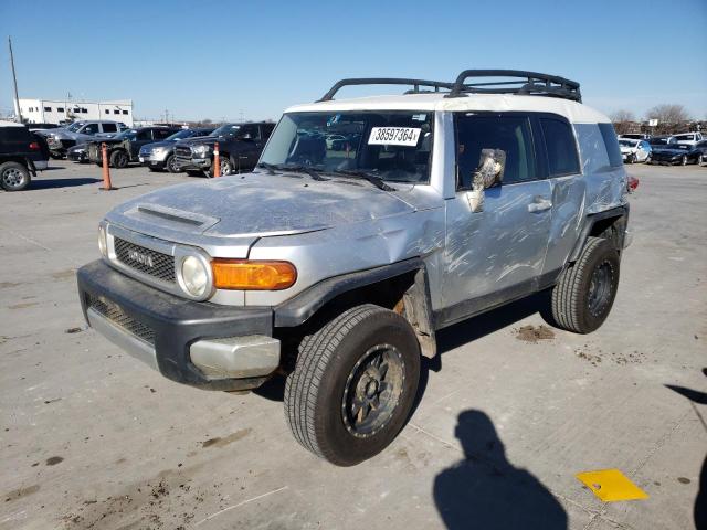 JTEBU11F170017837 - 2007 TOYOTA FJ CRUISER SILVER photo 1