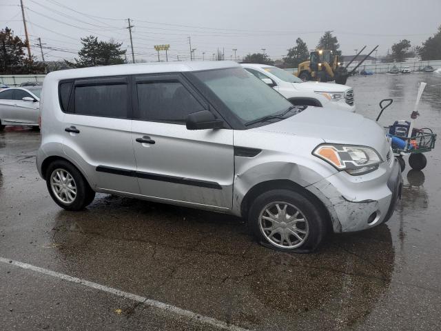 KNDJT2A14B7309334 - 2011 KIA SOUL SILVER photo 4