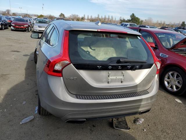 YV140MEM6F1259786 - 2015 VOLVO V60 PLATINUM GOLD photo 6