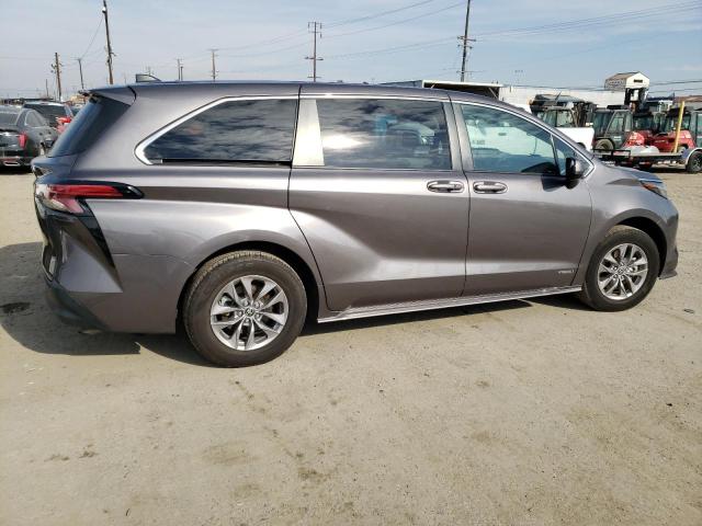 5TDKRKEC8MS043873 - 2021 TOYOTA SIENNA LE GRAY photo 3