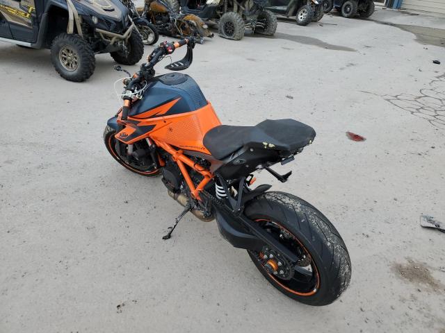 VBKV3940XLM925649 - 2020 KTM 1290 SUPER DUKE R ORANGE photo 3