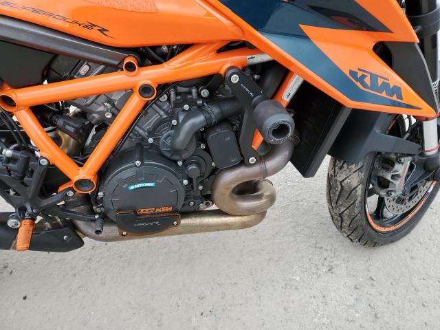 VBKV3940XLM925649 - 2020 KTM 1290 SUPER DUKE R ORANGE photo 7