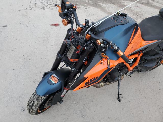 VBKV3940XLM925649 - 2020 KTM 1290 SUPER DUKE R ORANGE photo 9