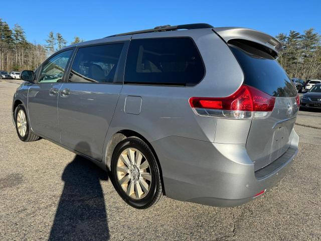 5TDDK3DC4BS010693 - 2011 TOYOTA SIENNA XLE SILVER photo 3