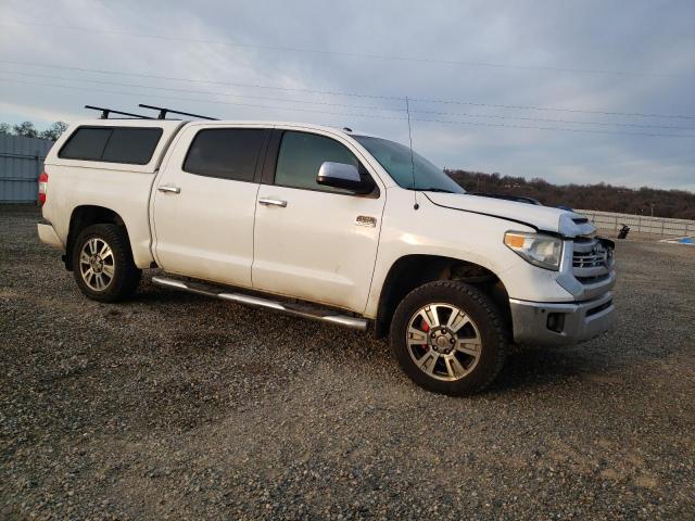 5TFAW5F14EX332411 - 2014 TOYOTA TUNDRA CREWMAX PLATINUM Weiß Foto 4