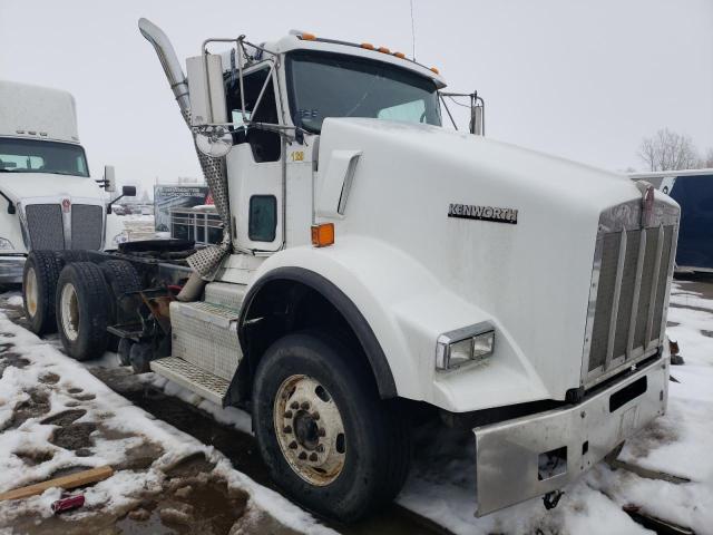 1XKDD40X6BJ291499 - 2011 KENWORTH CONSTRUCTI T800 WHITE photo 1