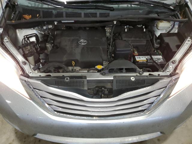 5TDYK3DC2FS598133 - 2015 TOYOTA SIENNA XLE SILVER photo 12