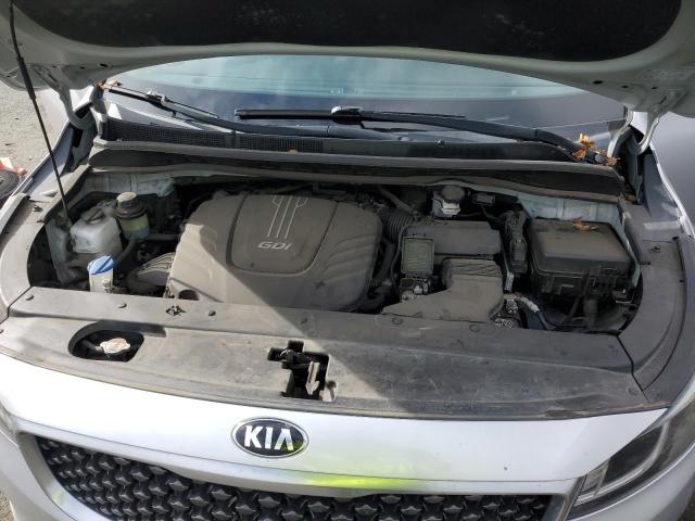 KNDMB5C1XG6085577 - 2016 KIA SEDONA LX SILVER photo 12