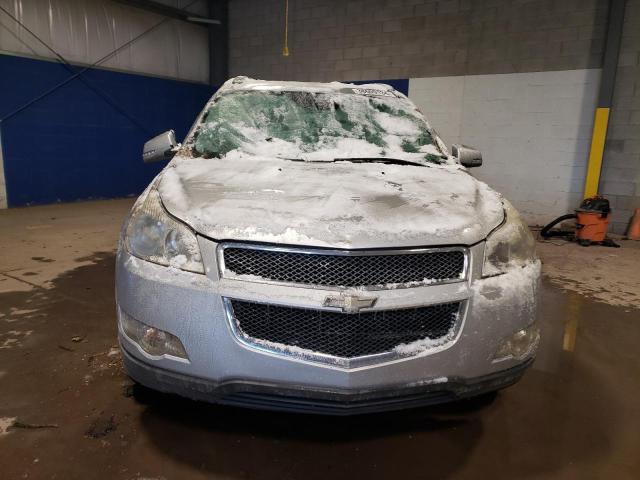 1GNKRFED5CJ328758 - 2012 CHEVROLET TRAVERSE LS SILVER photo 5