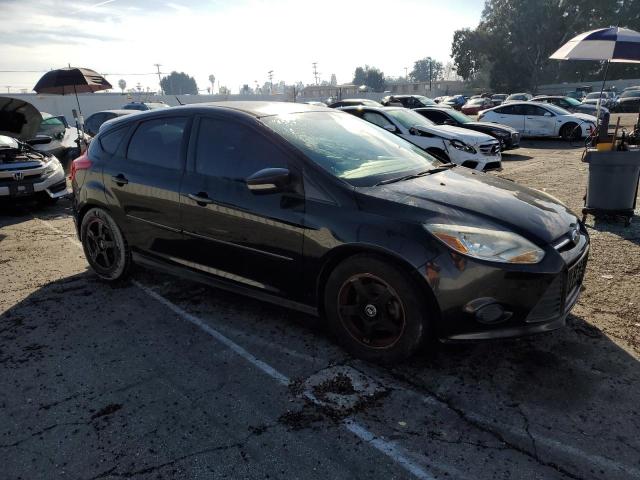 1FADP3K21EL118700 - 2014 FORD FOCUS SE BLACK photo 4