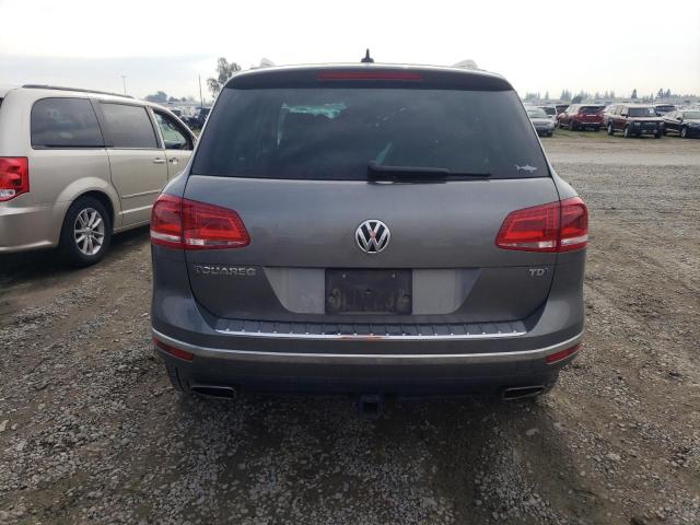 WVGEP9BP5GD006150 - 2016 VOLKSWAGEN TOUAREG TDI GRAY photo 2