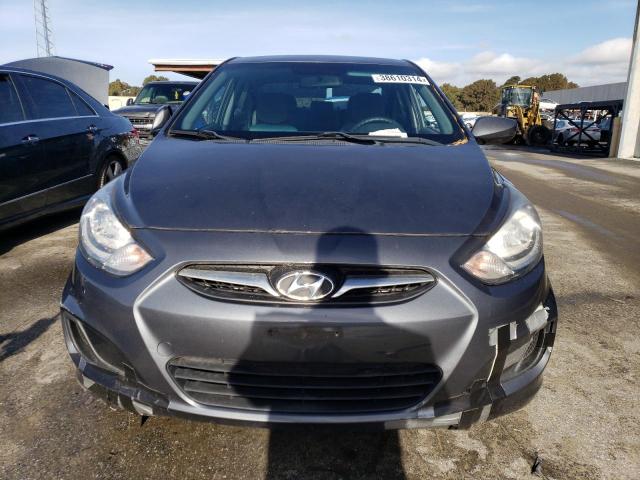 KMHCT4AE0DU303716 - 2013 HYUNDAI ACCENT GLS GRAY photo 5