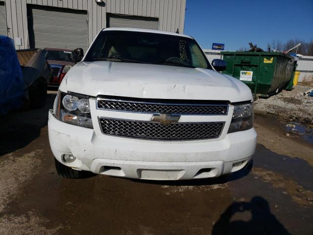 1GNUCBE06AR115218 - 2010 CHEVROLET TAHOE C1500 LT WHITE photo 5