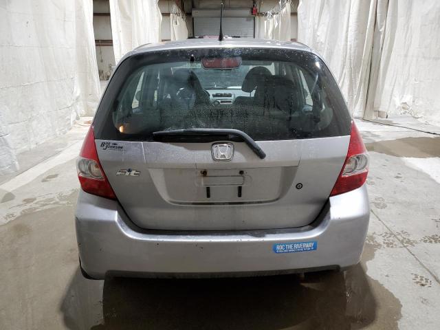 JHMGD38468S018450 - 2008 HONDA FIT SILVER photo 6