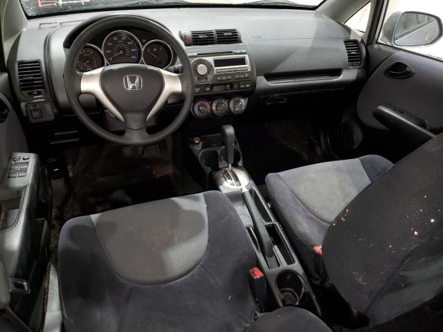 JHMGD38468S018450 - 2008 HONDA FIT SILVER photo 8