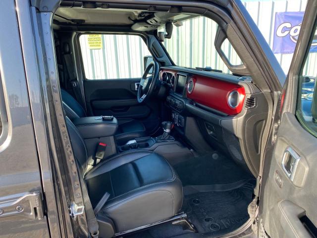 1C4HJXEN0JW332662 - 2018 JEEP WRANGLER U SAHARA BLACK photo 5