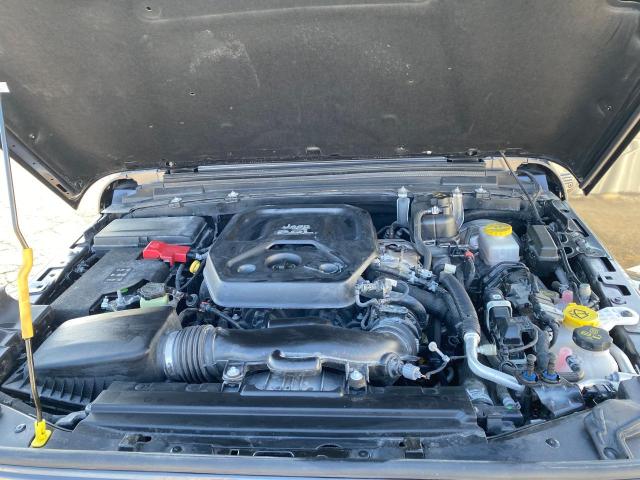 1C4HJXEN0JW332662 - 2018 JEEP WRANGLER U SAHARA BLACK photo 7