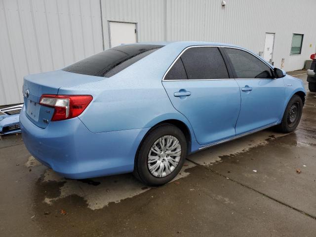 4T1BD1FK1DU075599 - 2013 TOYOTA CAMRY HYBRID BLUE photo 3