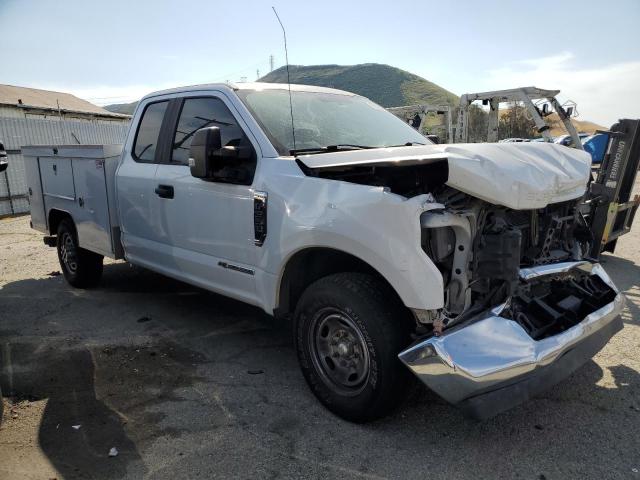 1FD8X3AT4KED18357 - 2019 FORD F350 SUPER DUTY WHITE photo 4