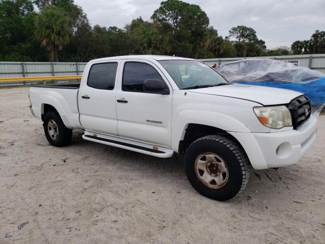 5TEKU72N05Z048037 - 2005 TOYOTA TACOMA DOUBLE CAB PRERUNNER LONG BED WHITE photo 4