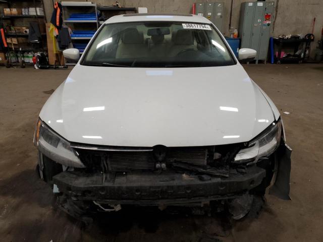 3VWLA7AJ9FM282846 - 2015 VOLKSWAGEN JETTA TDI WHITE photo 5