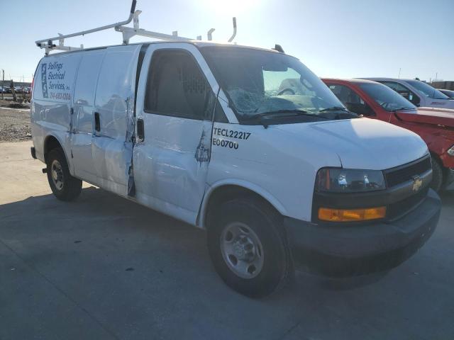 1GCWGAFG6L1116303 - 2020 CHEVROLET EXPRESS G2 WHITE photo 4