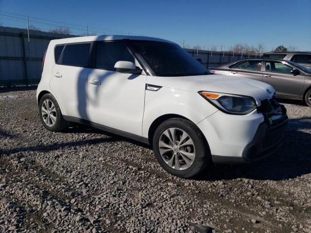 KNDJN2A28G7376156 - 2016 KIA SOUL WHITE photo 4