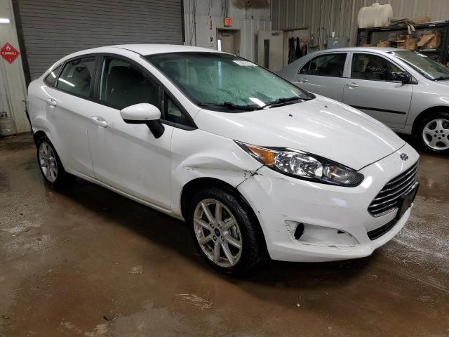 3FADP4BJ7KM133371 - 2019 FORD FIESTA SE WHITE photo 4