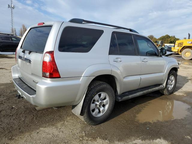 JTEZU14R078085665 - 2007 TOYOTA 4RUNNER SR5 GRAY photo 3