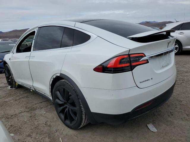 5YJXCDE2XJF137327 - 2018 TESLA MODEL X WHITE photo 2