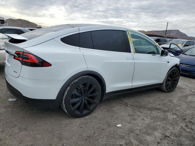 5YJXCDE2XJF137327 - 2018 TESLA MODEL X WHITE photo 3