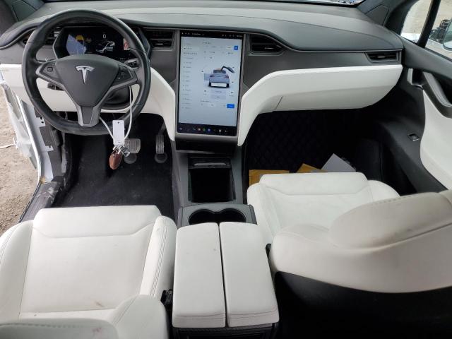 5YJXCDE2XJF137327 - 2018 TESLA MODEL X WHITE photo 8