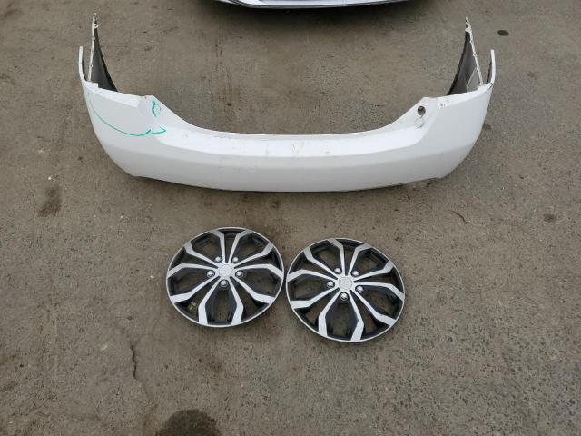 4T1BF3EK4AU562833 - 2010 TOYOTA CAMRY BASE WHITE photo 12