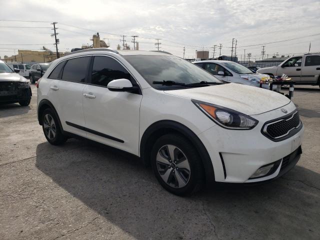 KNDCC3LC0H5077560 - 2017 KIA NIRO EX WHITE photo 4