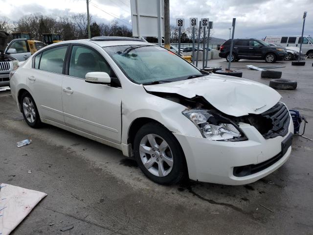 1N4BL21E68C157909 - 2008 NISSAN ALTIMA 3.5SE WHITE photo 4