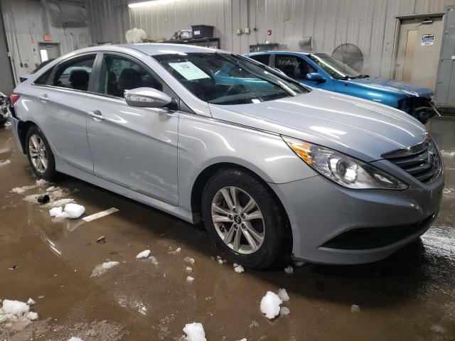 5NPEB4AC6EH924856 - 2014 HYUNDAI SONATA GLS SILVER photo 4