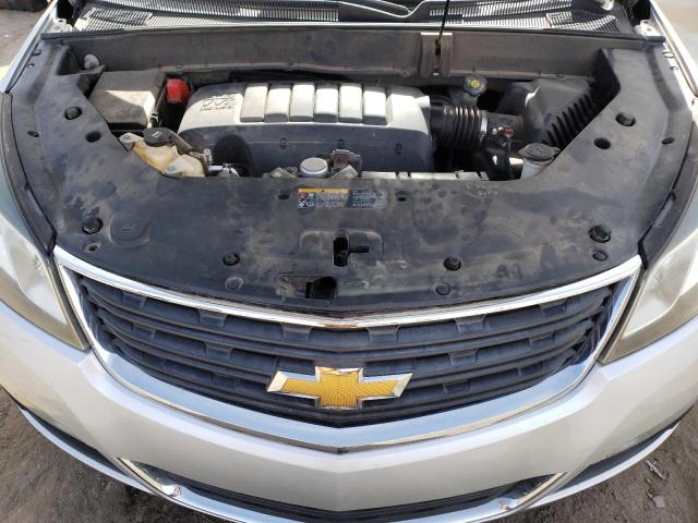 1GNKRFEDXFJ241359 - 2015 CHEVROLET TRAVERSE LS SILVER photo 12