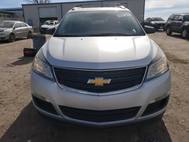 1GNKRFEDXFJ241359 - 2015 CHEVROLET TRAVERSE LS SILVER photo 5