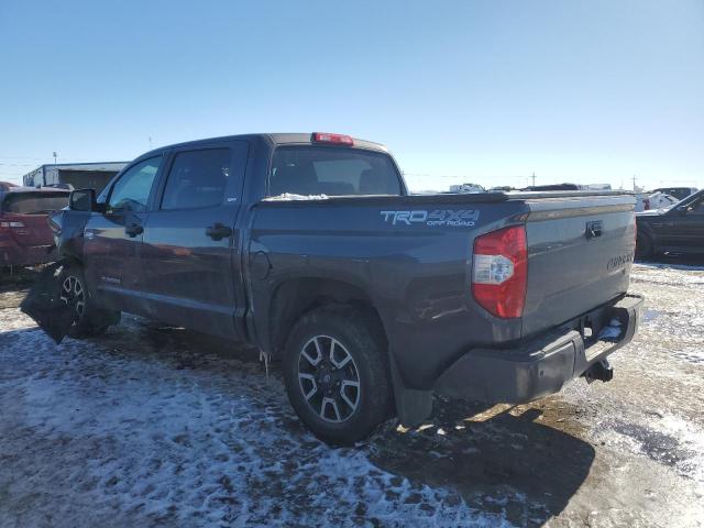 5TFDY5F13JX738763 - 2018 TOYOTA TUNDRA CREWMAX SR5 GRAY photo 2