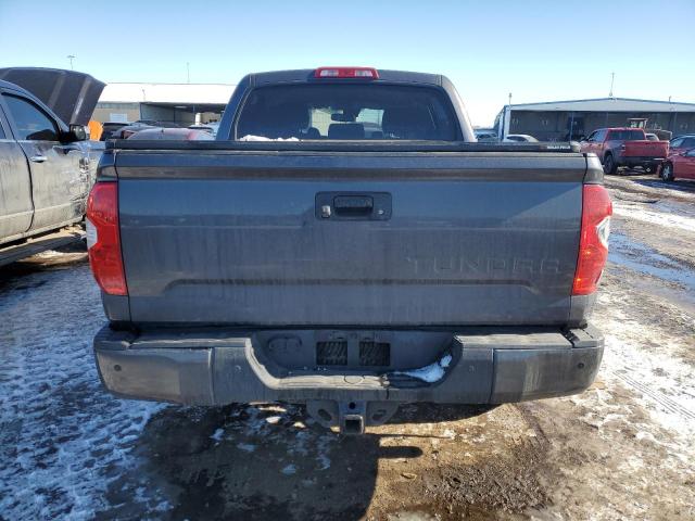 5TFDY5F13JX738763 - 2018 TOYOTA TUNDRA CREWMAX SR5 GRAY photo 6